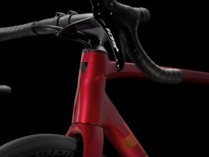 ποδηλατο-trek-emonda-alr-5-disc-crimson-to-dark-carmine-fade-2025-4