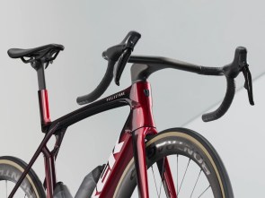 ποδηλατο-trek-madone-slr-7-gen-8-carbon-red-smoke-2025-5