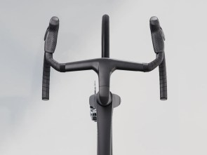 ποδηλατο-trek-madone-slr-9-axs-gen-8-matte-carbon-smoke-prismatic-pearl-2025-3