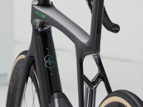 ποδηλατο-trek-madone-slr-9-axs-gen-8-matte-carbon-smoke-prismatic-pearl-2025-4