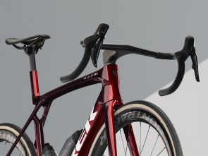ποδηλατο-trek-madone-slr-9-gen-8-carbon-red-smoke-2025-5