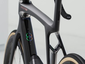 ποδηλατο-trek-madone-slr-9-gen-8-matte-carbon-smoke-prismatic-pearl-2025-4